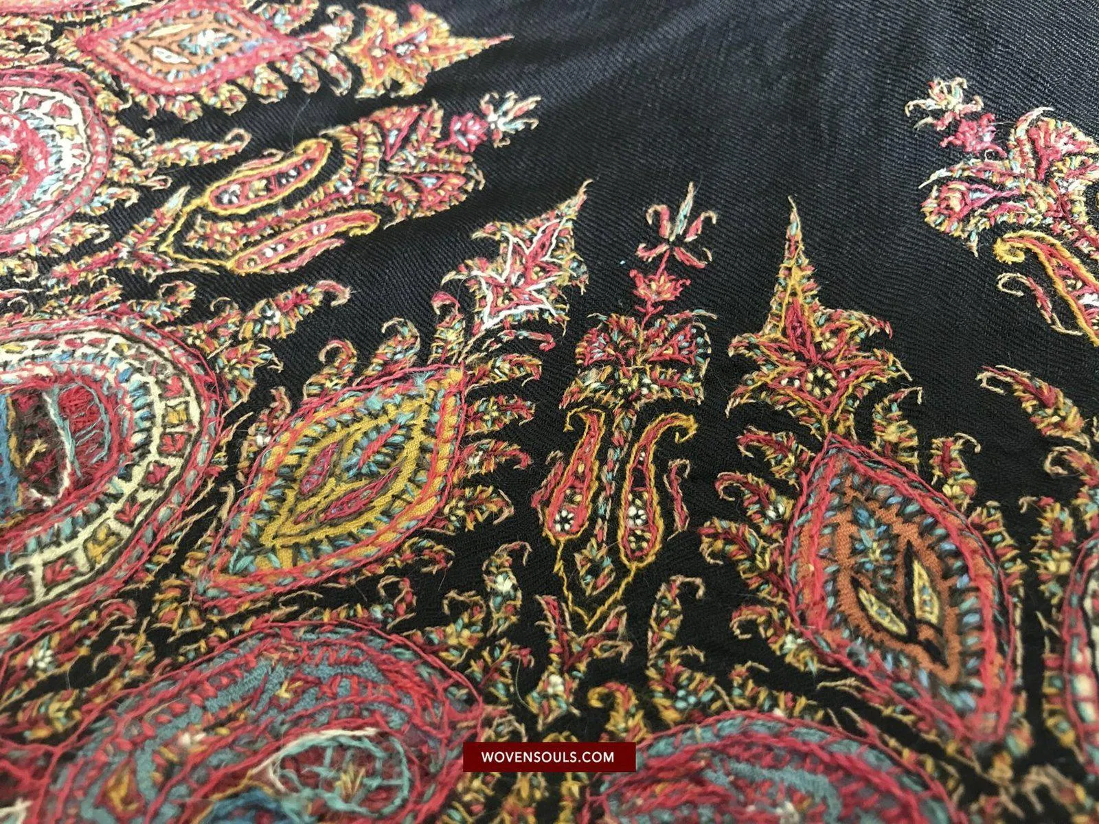 1525 Superb Antique Embroidered Wool Shawl