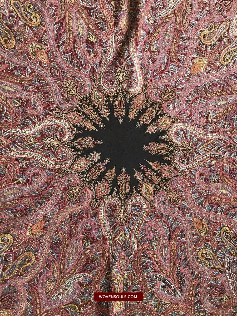 1525 Superb Antique Embroidered Wool Shawl