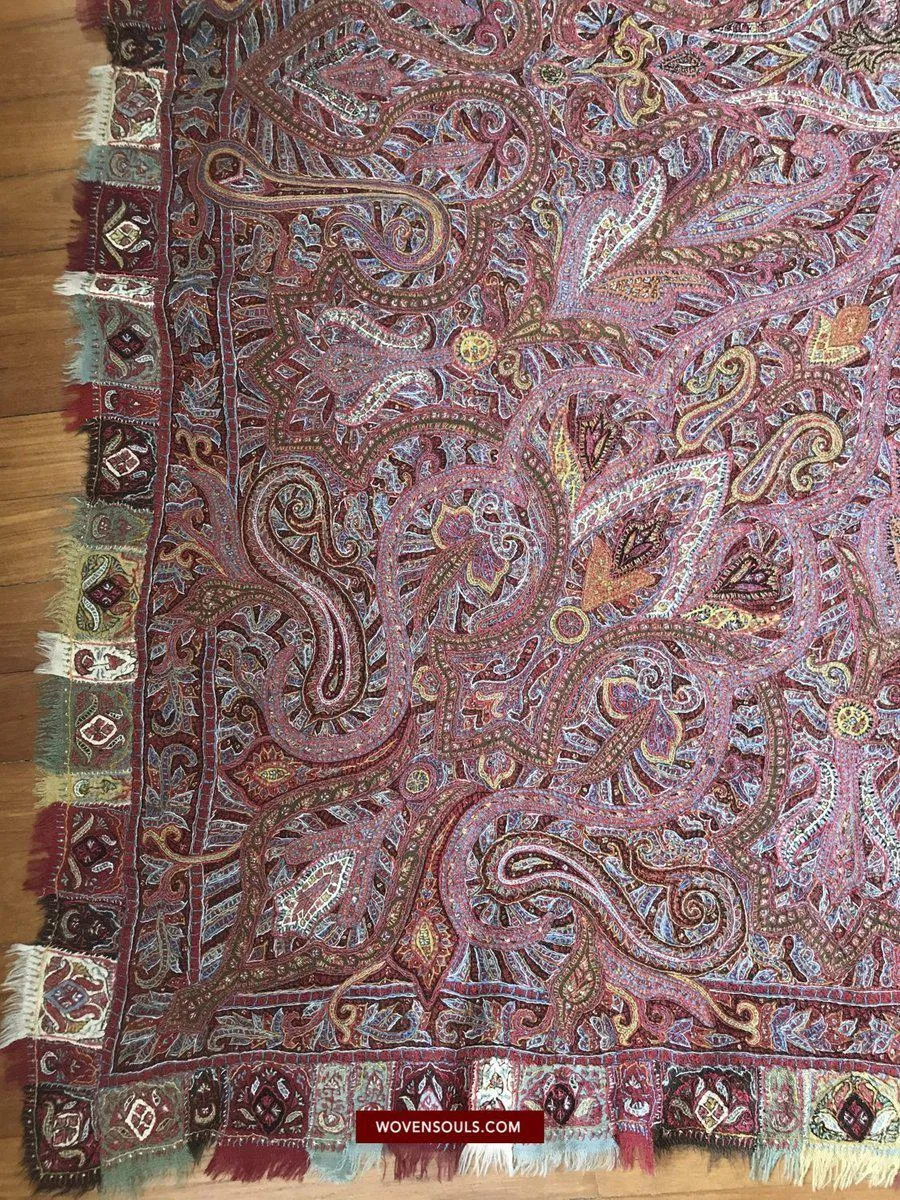 1525 Superb Antique Embroidered Wool Shawl