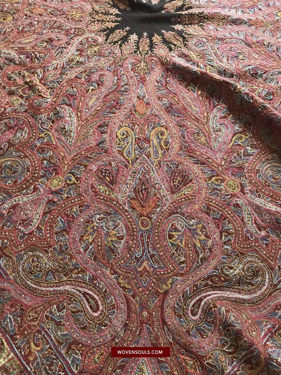 1525 Superb Antique Embroidered Wool Shawl